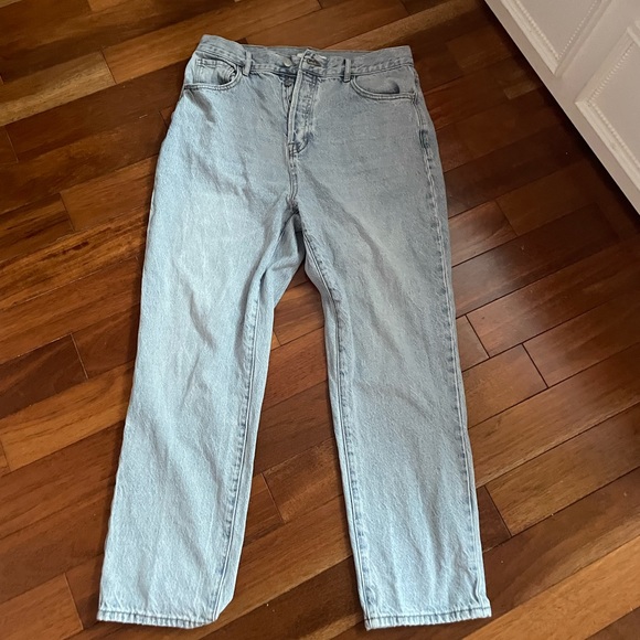 baggy jeans, super cute and comfortable, goes well with baby tees - Picture 3 of 3